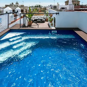 Unique House - Private Spa&pool -stayinseville Hébergement de vacances Séville